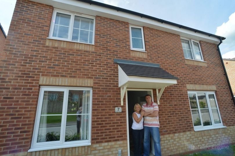 Семейная пара в Великобритании купила "дом мечты" со 150 дефектами