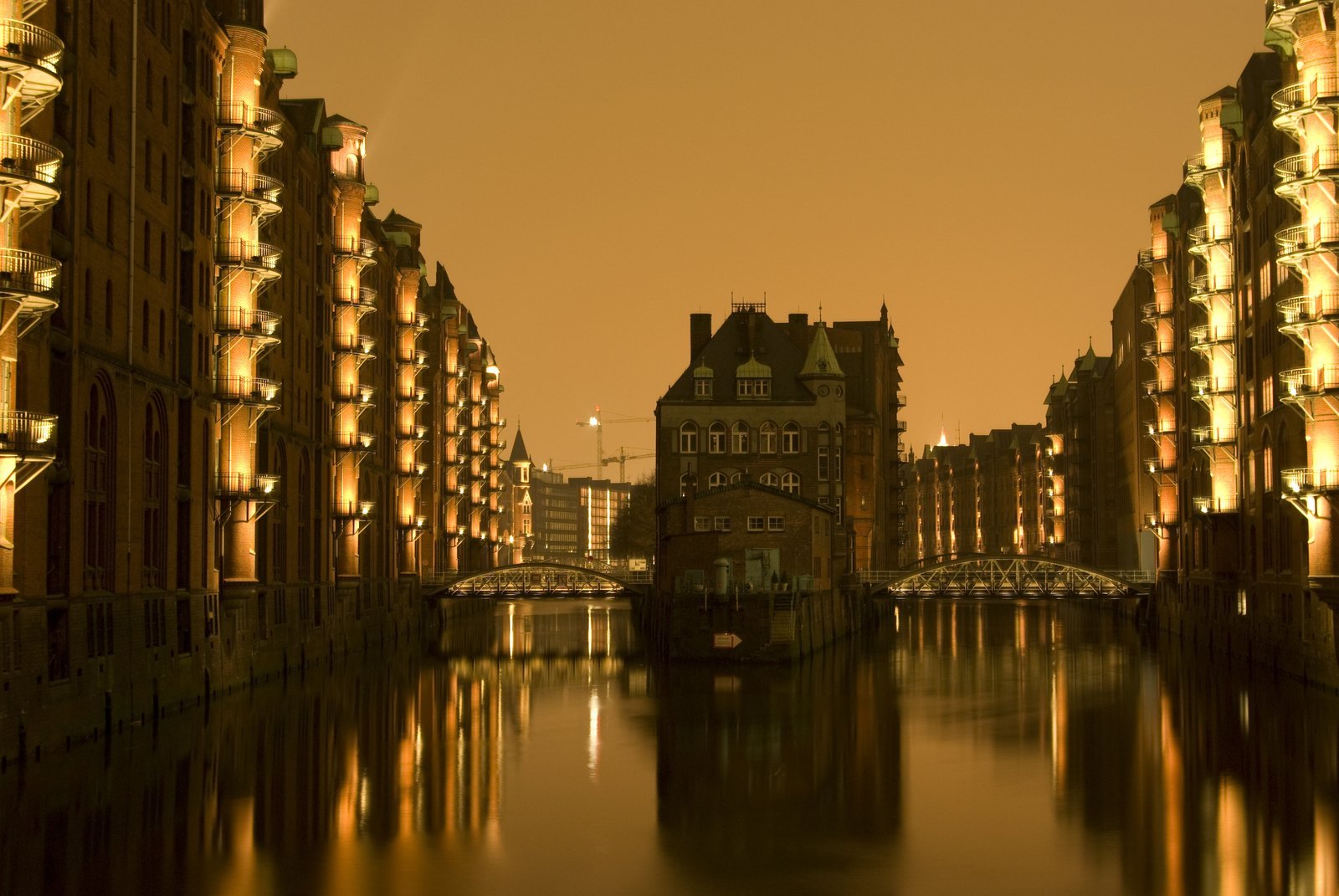 Опрос Hostelworld: Гамбург – лучший город для ночного отдыха