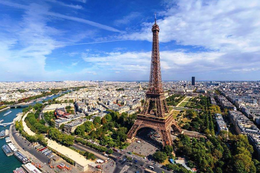 Власти Парижа наложили рекордный штраф на Airbnb