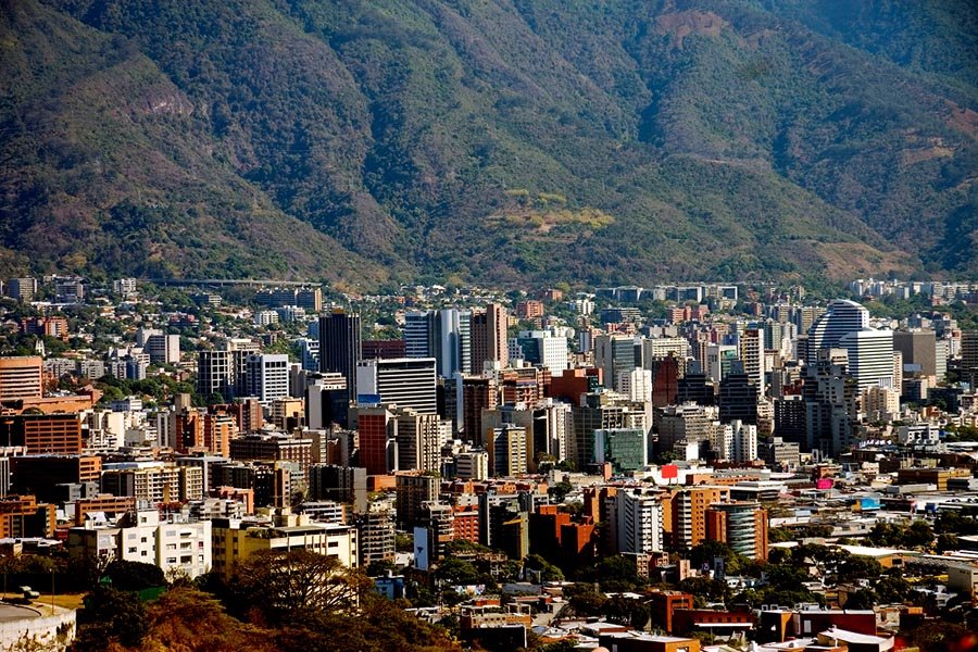 Каракас превращается в призрачный город брошенного жилья