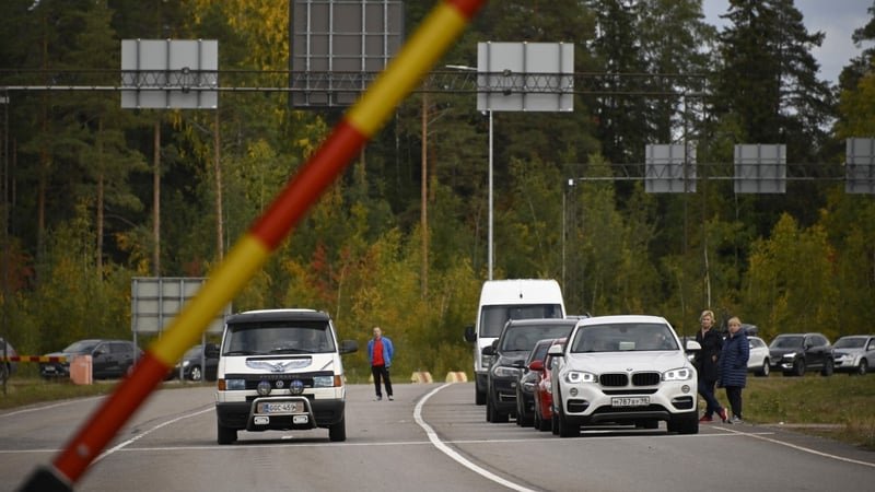 Финляндия закрывает КПП на границе с Россией