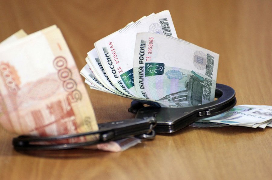 Банки России будут проверять законность происхождения средств чиновников