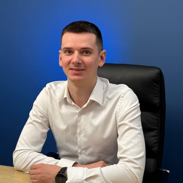 Инвестиционный консультант Антон Бобко