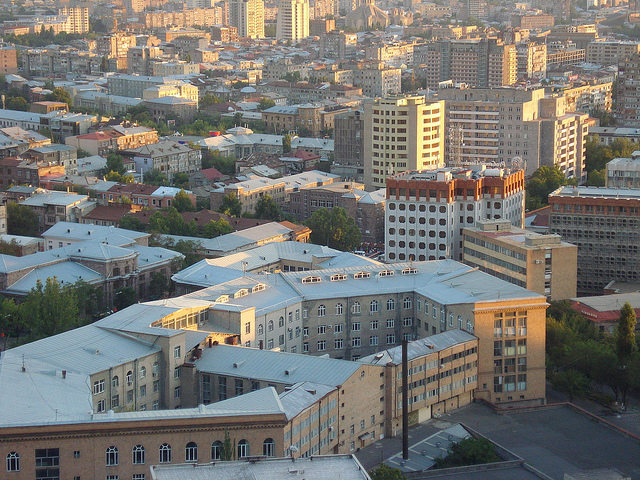 В апреле 2018 года в Армении зарегистрировано более 12,5 тысяч сделок с недвижимостью