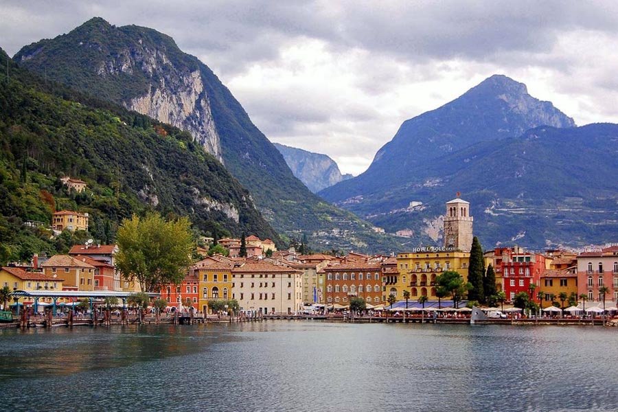 Идея для инвестиций: обзор цен на недвижимость на берегу озера Гарда в Италии