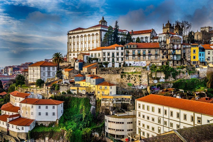 Португальские «золотые визы» привлекают все больше иностранных покупателей недвижимости