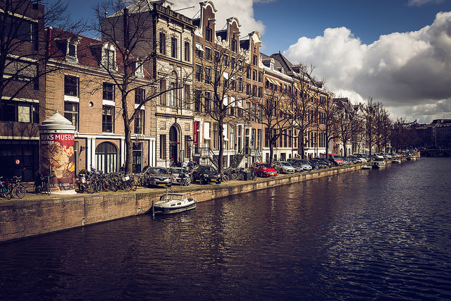 В Амстердаме власти отдают приоритет строительству социального и доступного жилья
