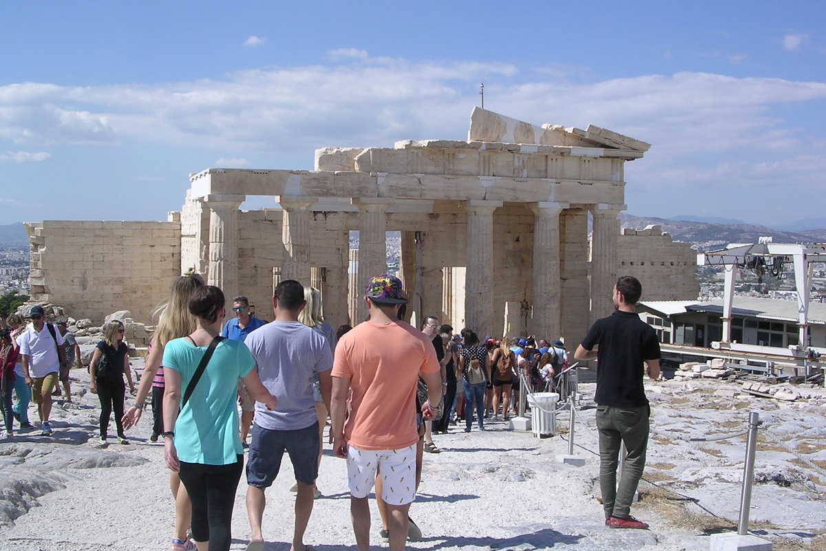 Сколько туристов посетили Грецию в 2018 году?