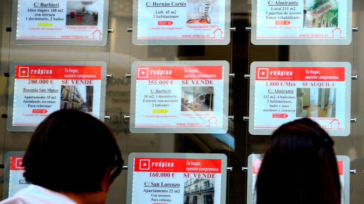 Из-за туристов многие испанцы больше не могут покупать и арендовать недвижимость в своей стране