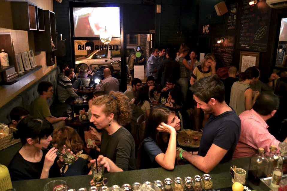 Испанские власти обязали снизить аренду на 50% для баров и ресторанов