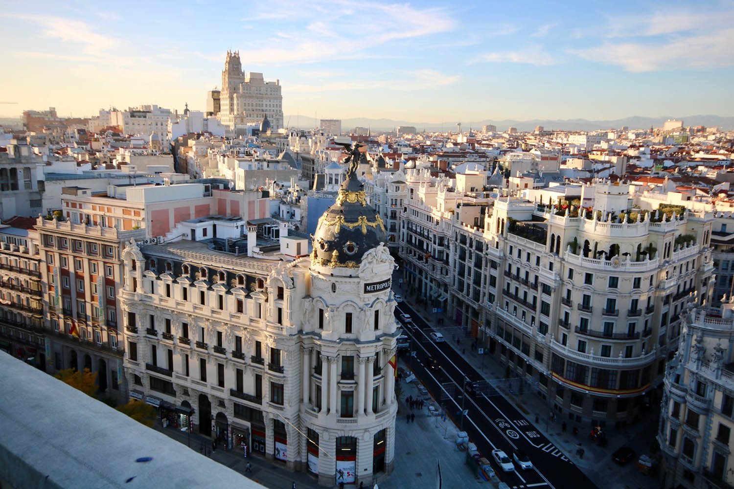 Названы самые подходящие для молодых пар районы испанских городов
