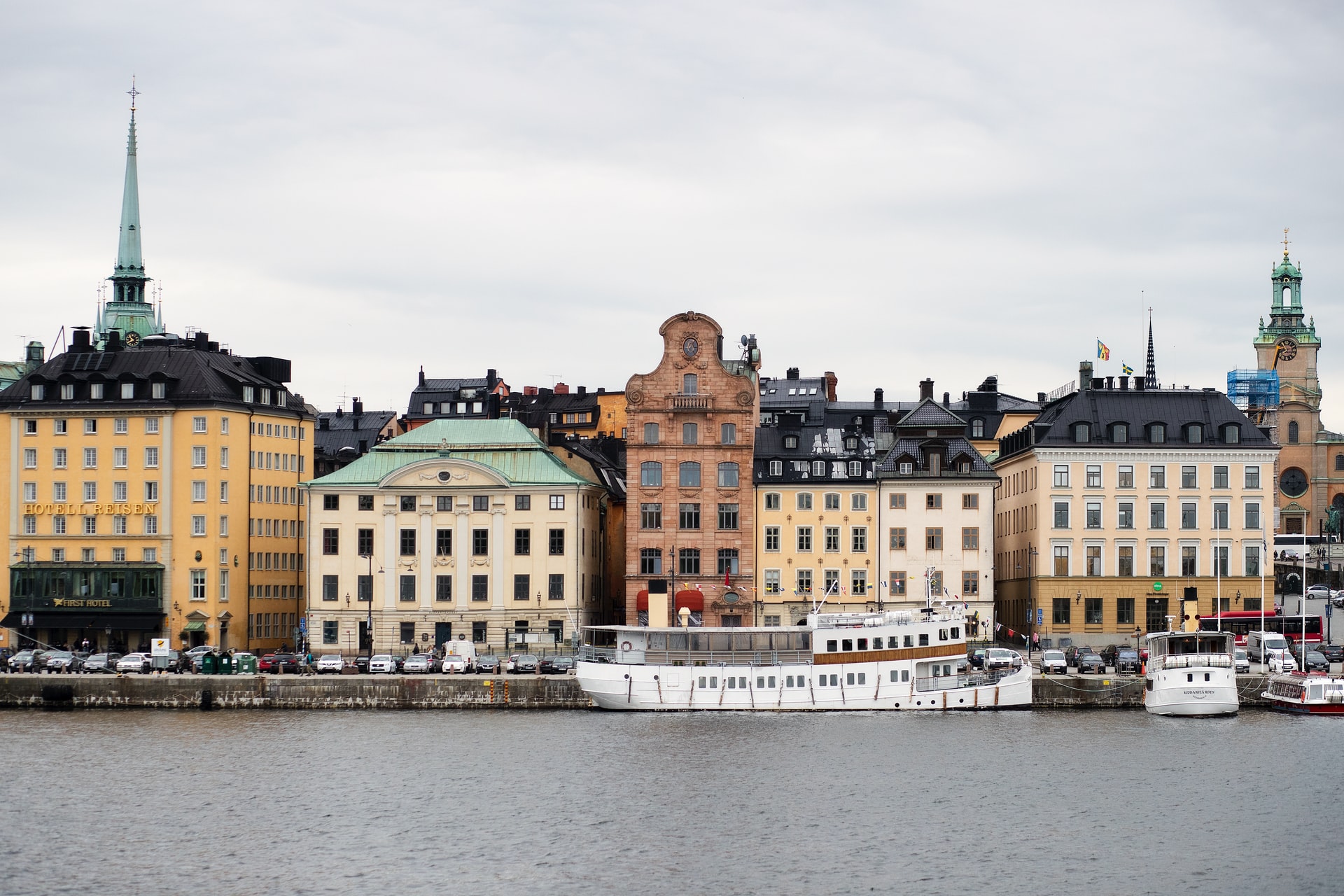 Сколько стоят квартиры и дома в Швеции в 2022 году