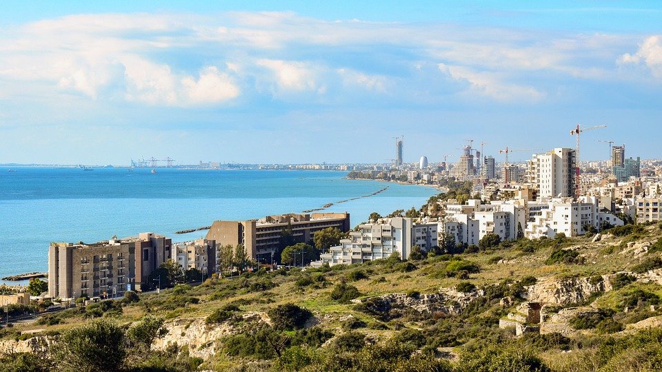 На Кипре объемы продаж недвижимости выросли на 120%
