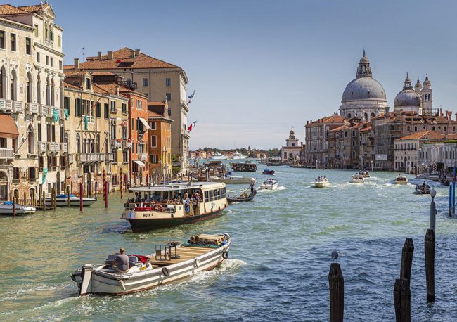 Венеция будет бороться с туристами бронированием въезда и налогом