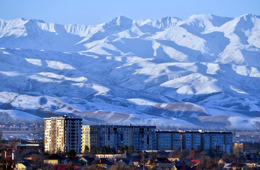 Россияне вынудили Киргизию запретить иностранцам вывозить  более 5 000 долларов
