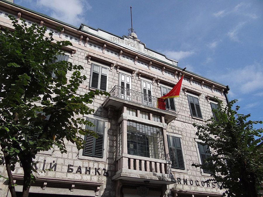 Банки Черногории ужесточили условия открытия счетов для россиян