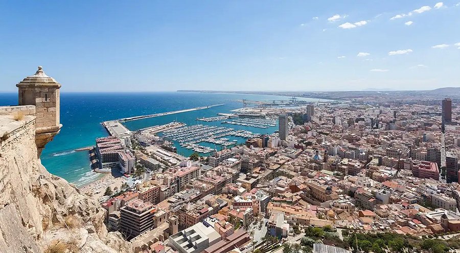 Иностранцы в Испании предпочитают недвижимость на Балеарских островах, в Аликанте и Малаге