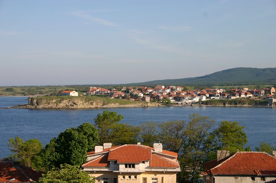 Продажи недвижимости в Болгарии снижаются четвертый квартал подряд