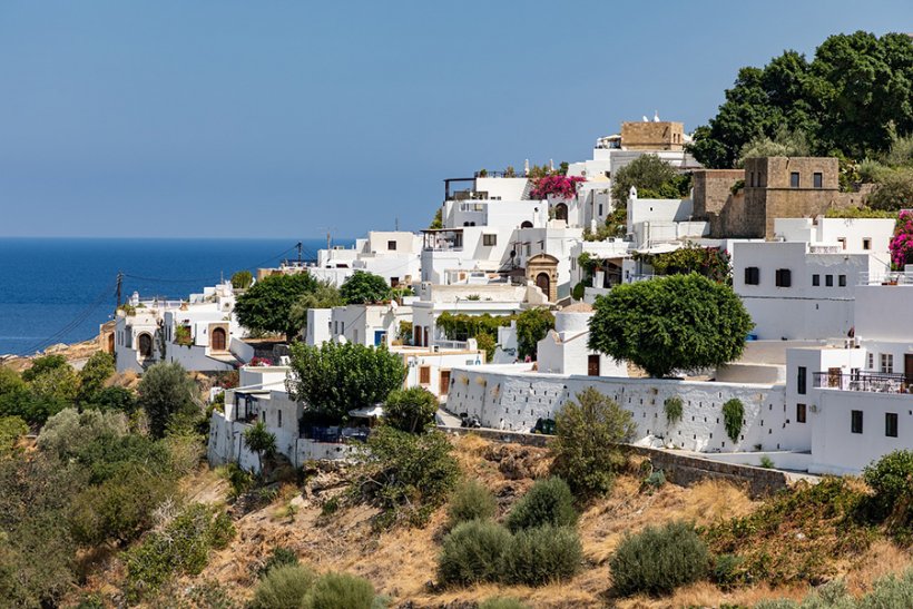 Греческие арендаторы платят 35% доходов за съемное жилье