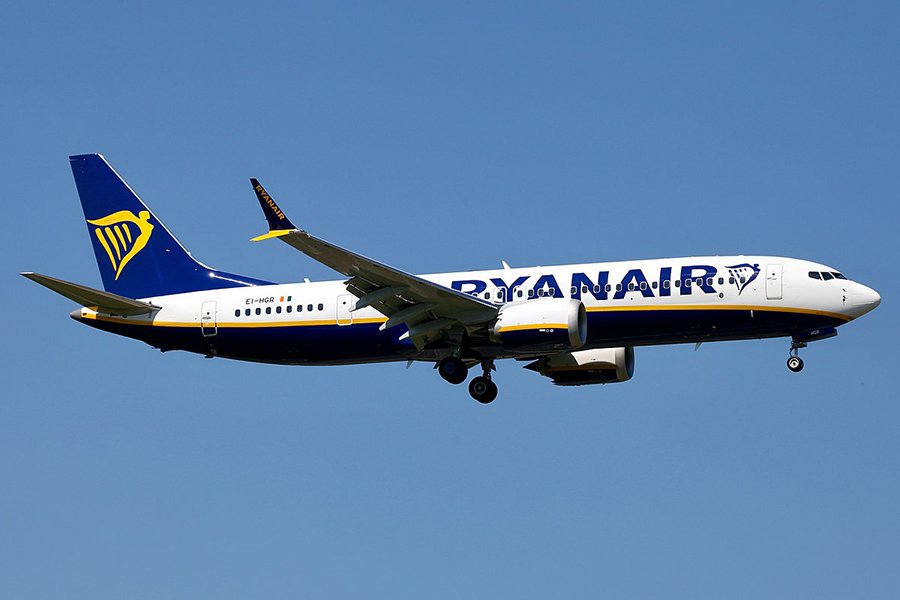 Авиакомпания Ryanair не пустила в самолет россиян с ВНЖ Эстонии