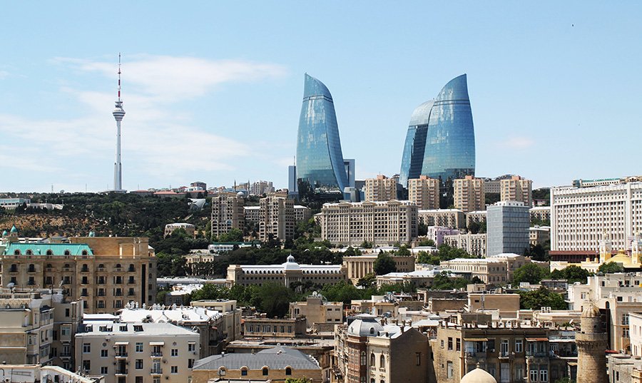 Денежные переводы из других стран в Азербайджан сократились на 45%