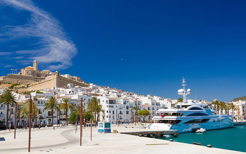 Luxury Real Estate in Spain: Foreign Buyers Focus on Seaside Villas