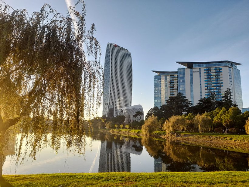 Недвижимость Грузии в октябре 2025 года: что происходит в Тбилиси и Батуми