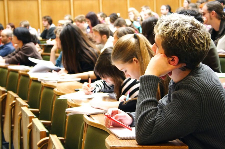 Европа ограничивает доступ к обучению для студентов из России