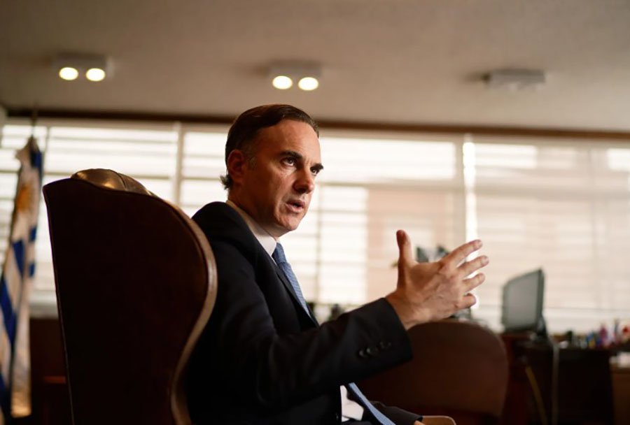 Уругвай начинает дедолларизацию экономики