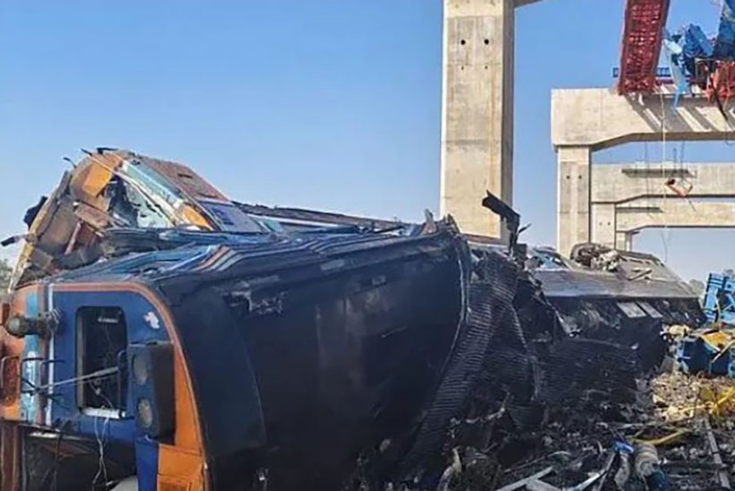 Авария поезда остановила проект в Таиланде