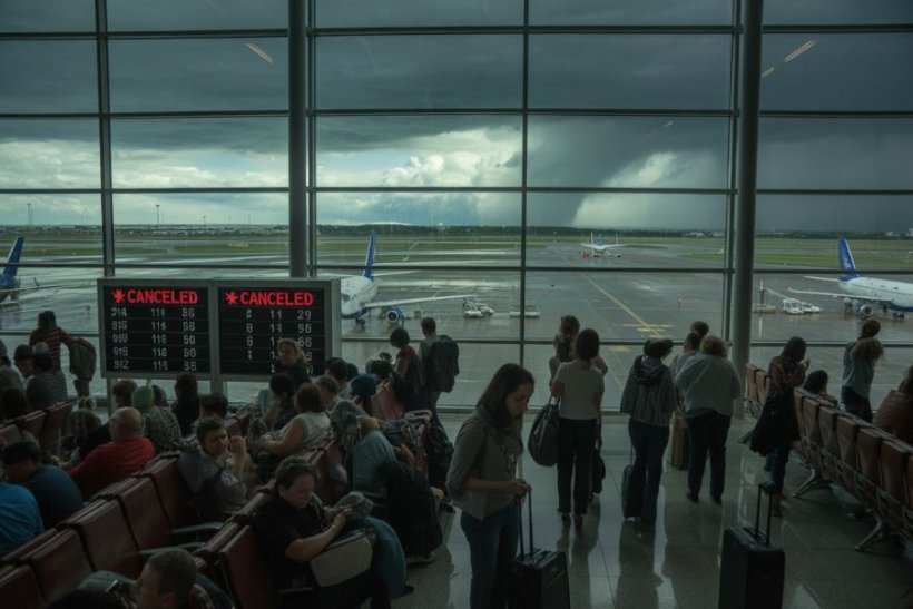 Великобритания столкнулась с масштабным транспортным кризисом из-за шторма Chandra