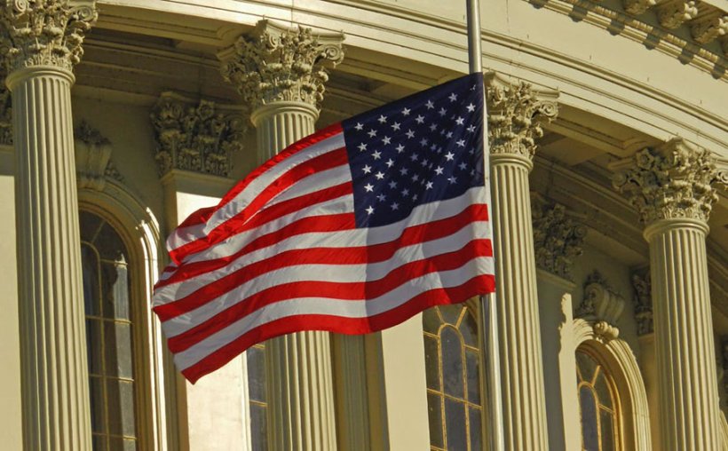 США замораживают оформление иммиграционных виз для 75 стран