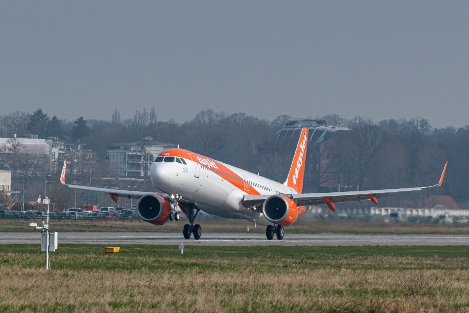 EasyJet ужесточает контроль паспортов пассажиров