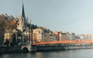 Медленные путешествия и города-двойники 2026