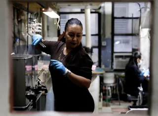 Нью-Йоркская промышленность замедлилась в марте