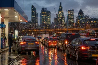 Инфляция в Британии ускорилась из-за топлива