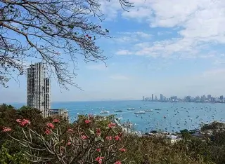 Thailand cuts visa-free stay for tourists to 30 days