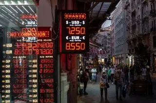 Turkey Holds Rates as Inflation Bites