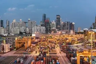 Сингапуру снизили прогноз роста