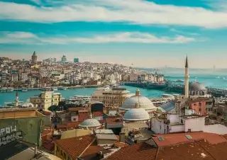 Number of Foreigners Holding Turkish Residence Permits Exceeds 1.27 Million