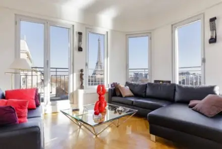 Как вдова в Париже потеряла все деньги от аренды за один день