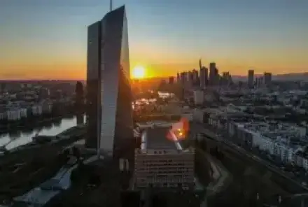 Нефтяной шок меняет тон центробанков