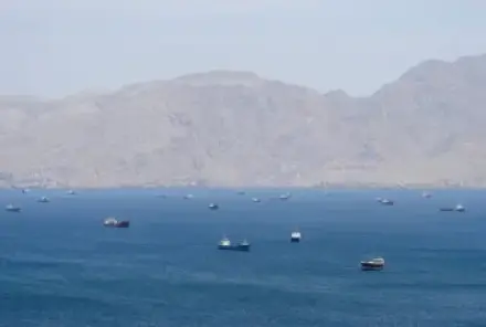 Блокада Ормуза почти остановила судоходство