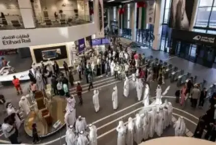 В ОАЭ запустили первый пассажирский поезд между Фуджейрой и Абу-Даби