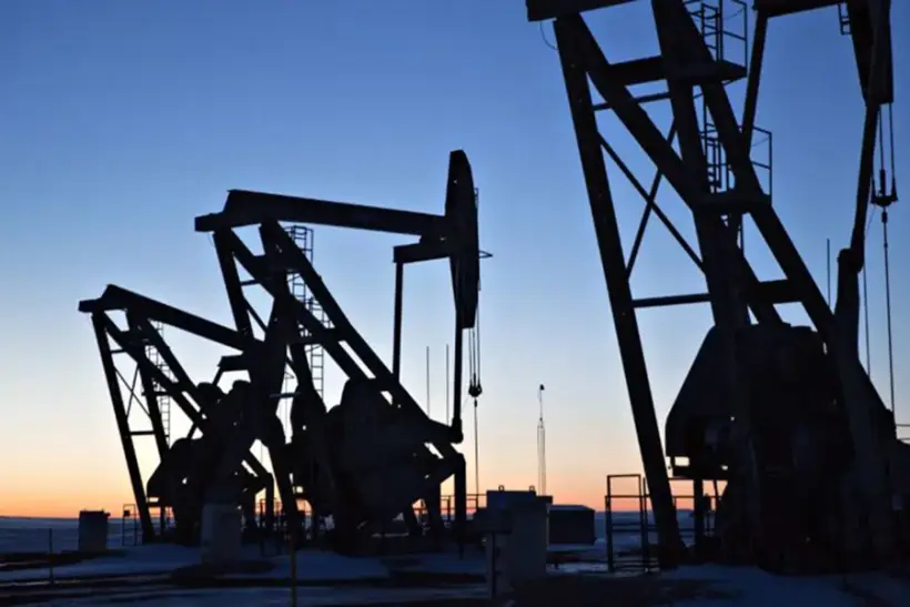 US Futures Rise as Tankers Cross Hormuz