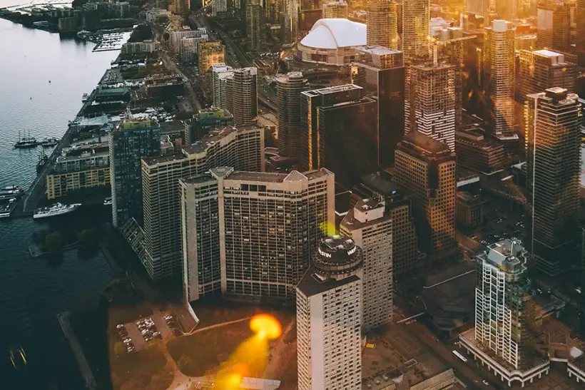 Цены на жилье в Канаде снизились на фоне неопределенности