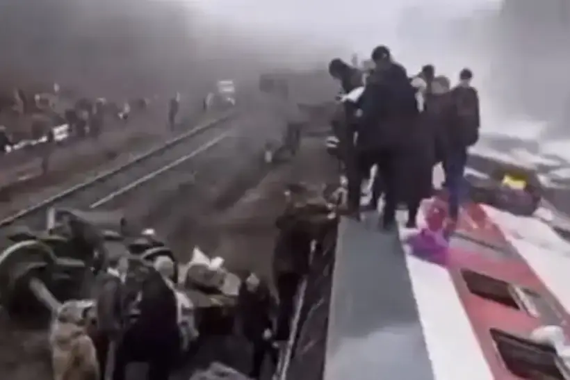 Поезд Москва–Челябинск сошёл с рельсов в Ульяновской области