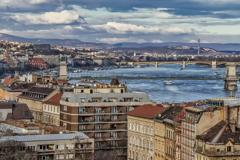 Hungary Draws Buyers Again