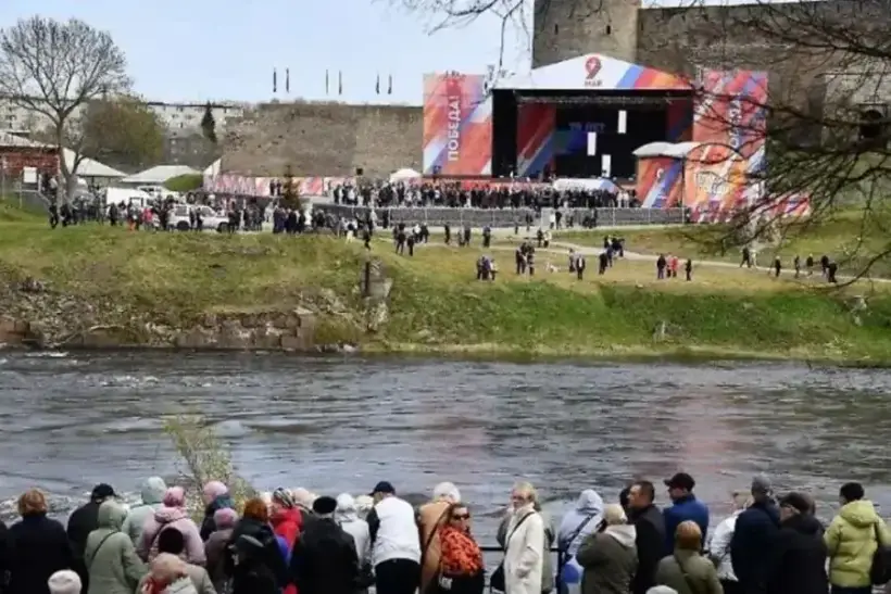 Estonians are buying up tours for Victory Day celebrations in Russia