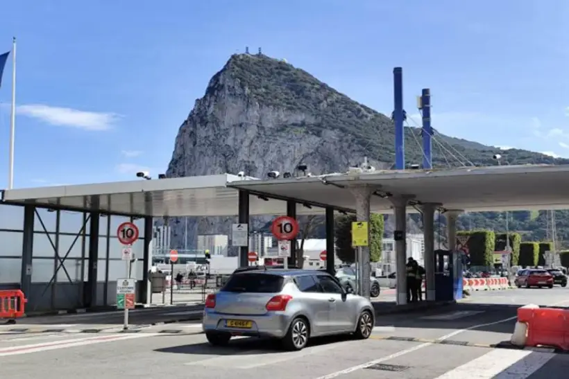 Spain begins dismantling border checkpoint with Gibraltar